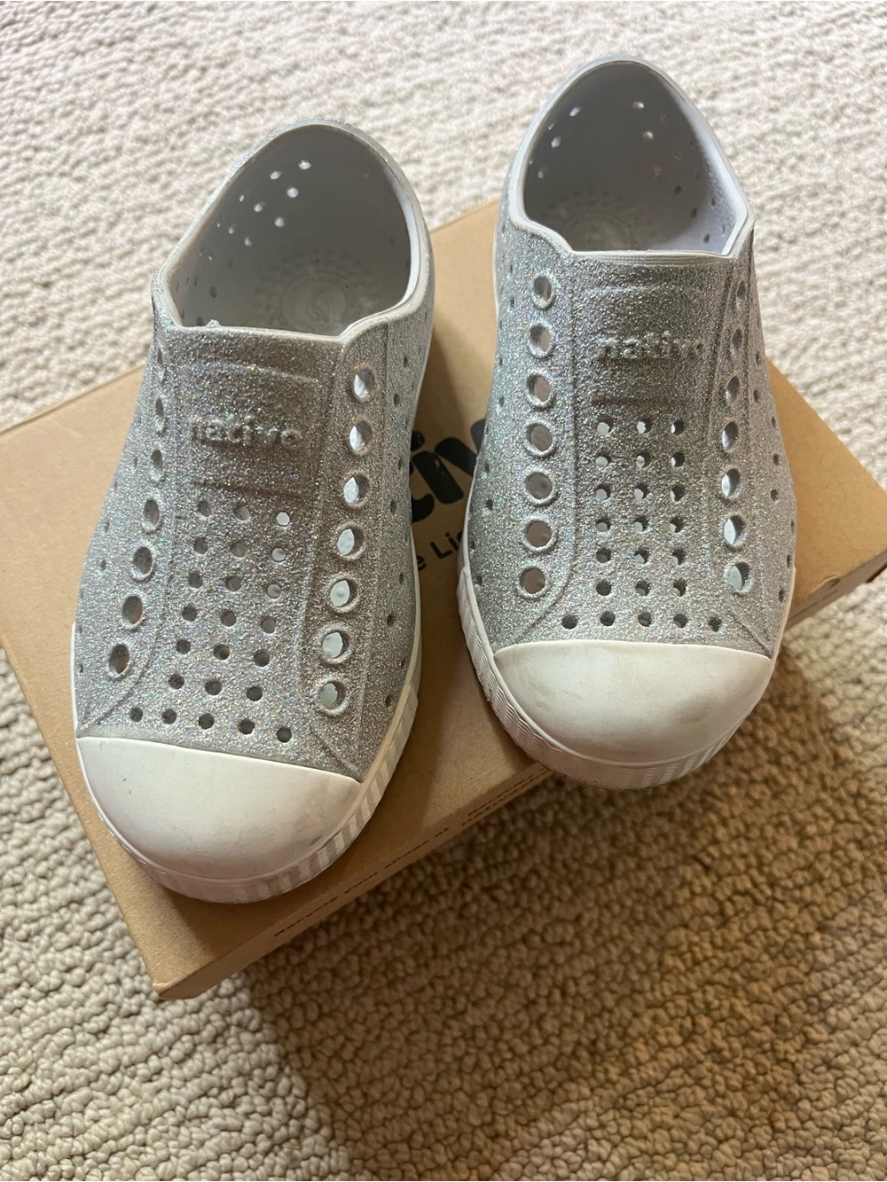 Native Jefferson Kids Slip-On Sneaker — Silver Glitter size 8